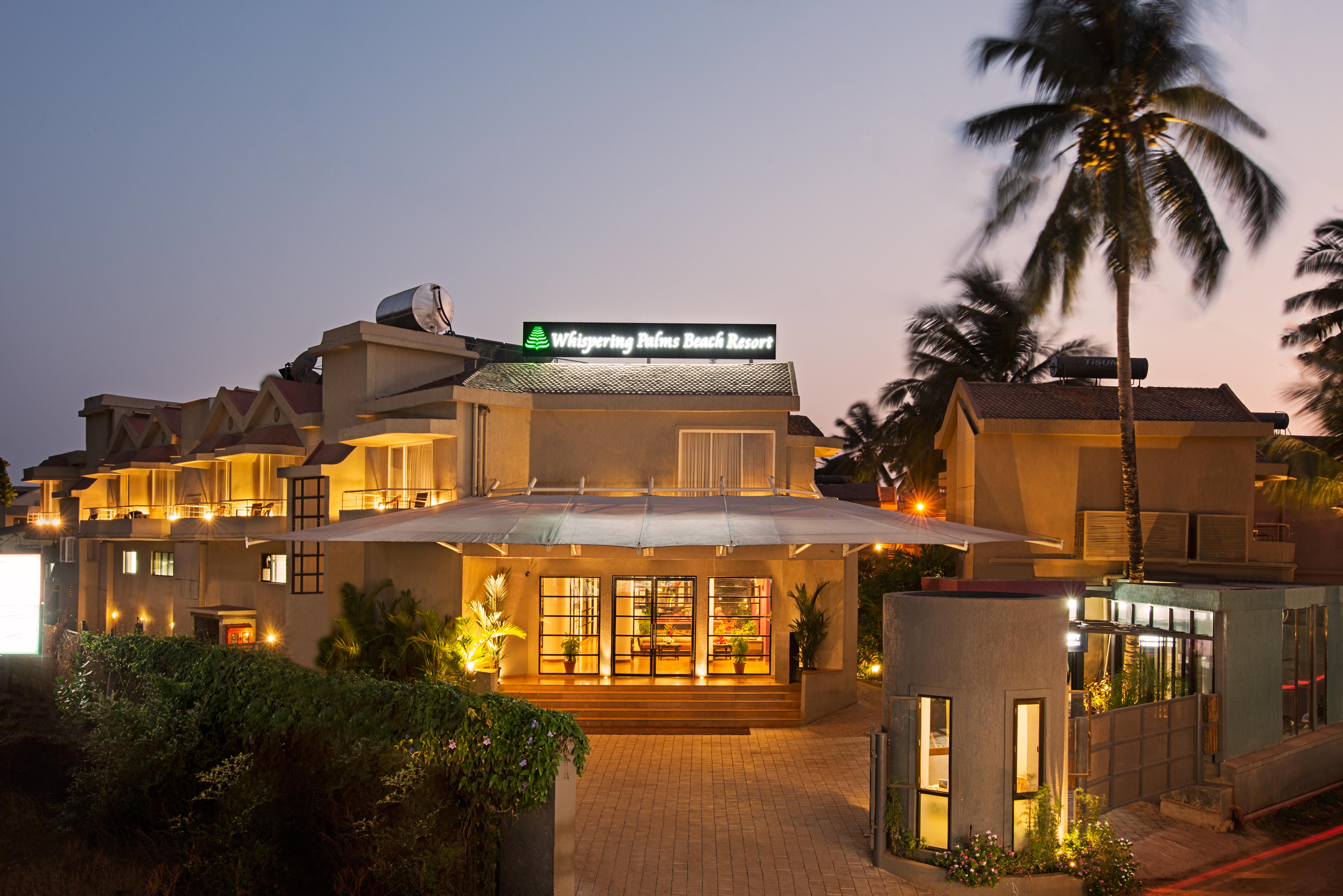 Whispering Palms Beach Resort Candolim Exterior photo